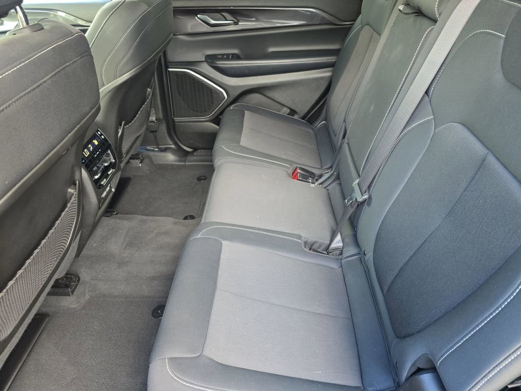 Used 2022 Jeep Grand Cherokee L Laredo w/ Luxury Tech Group I image 13