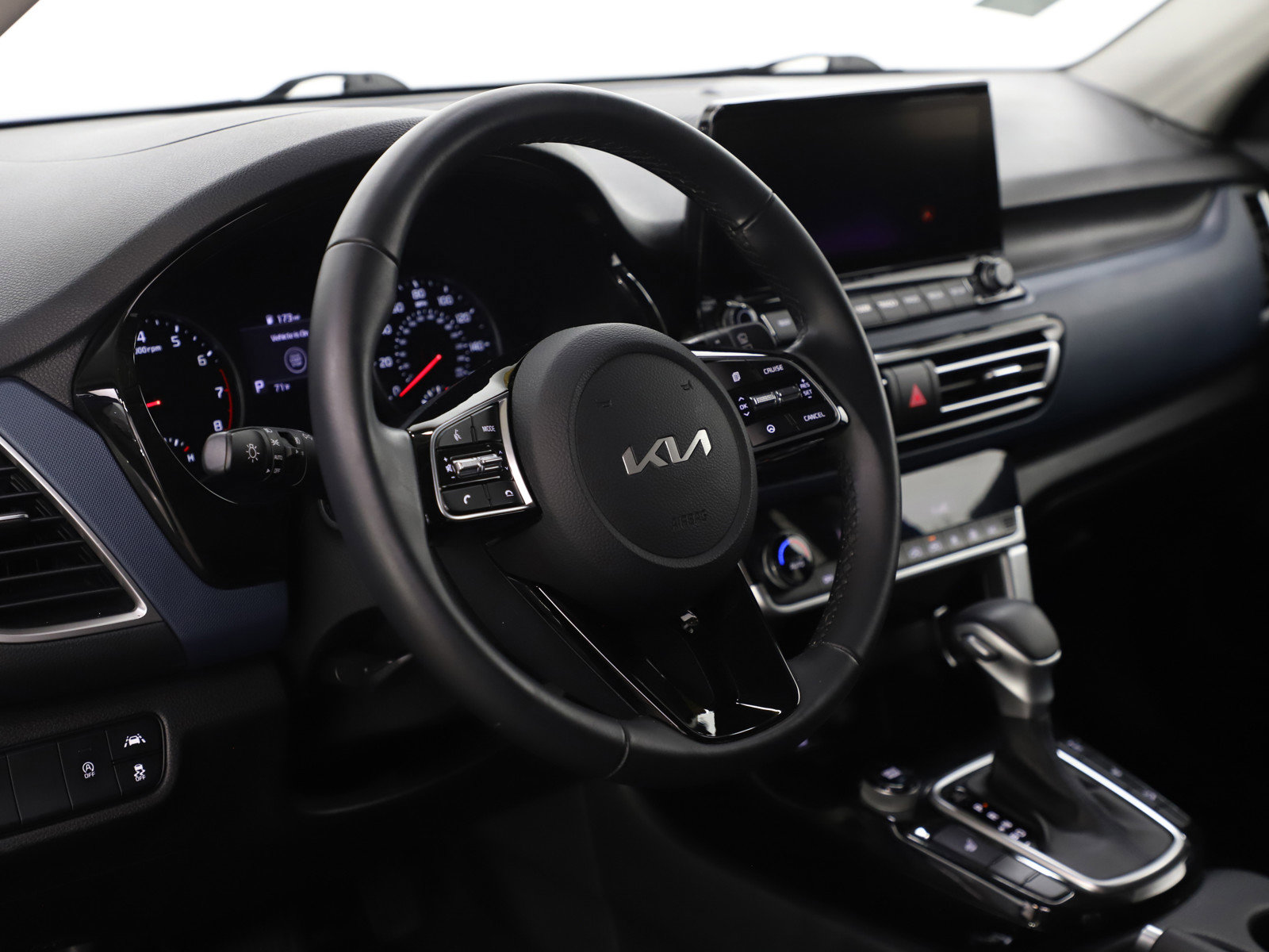 Used 2023 Kia Seltos Nightfall Edition image 20