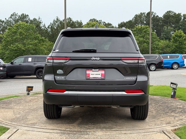 New 2026 Jeep Grand Cherokee Limited w/ Trailer Tow Package AWD/4WD image 6
