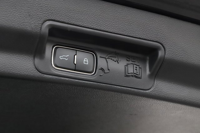 Used 2025 Ford Explorer ST-Line w/ ST-Line Street Pack image 10