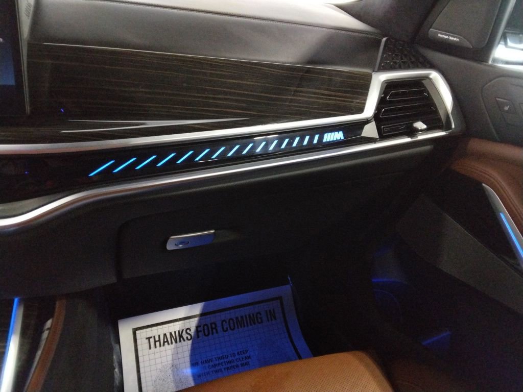 Used 2023 BMW X7 M60i image 26