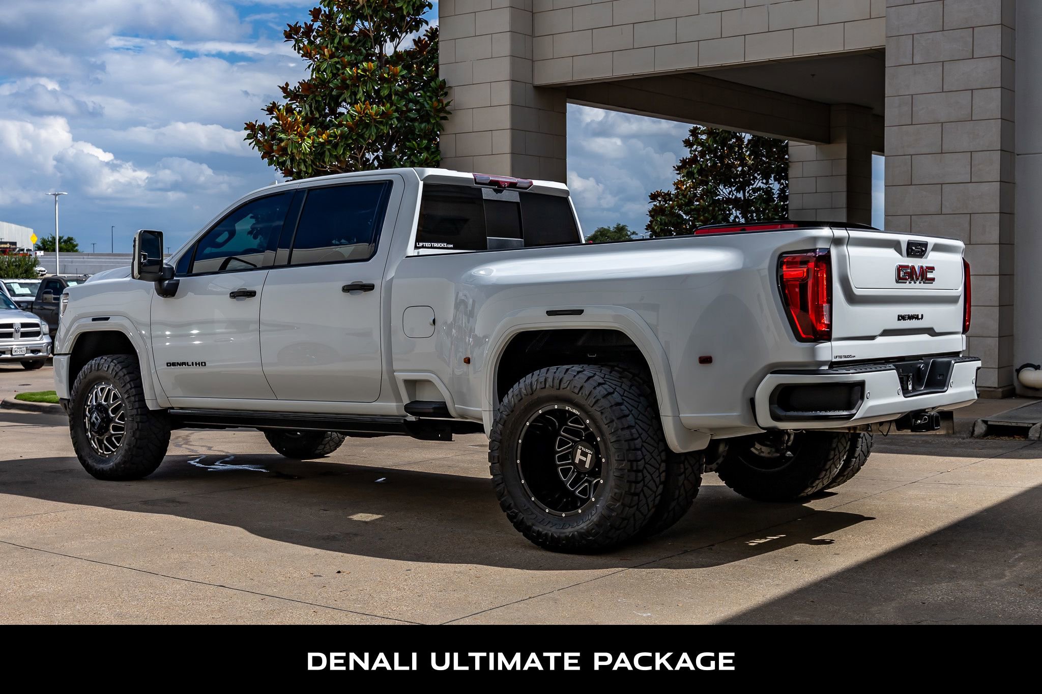 Used 2022 GMC Sierra 3500 Denali w/ Denali Ultimate Package AWD/4WD image 6