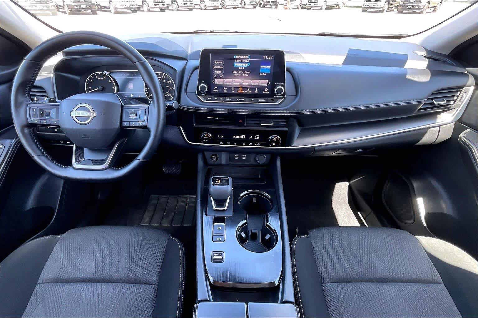 Used 2025 Nissan Rogue SV FWD image 14