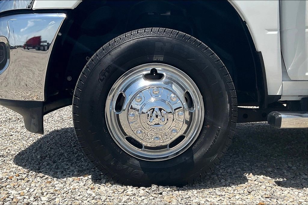 Used 2024 RAM 3500 Tradesman w/ Chrome Appearance Group image 13