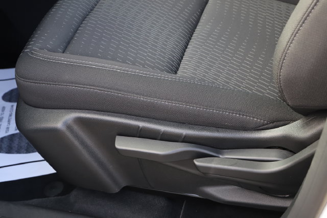 Used 2026 Chevrolet Equinox LT AWD/4WD image 13