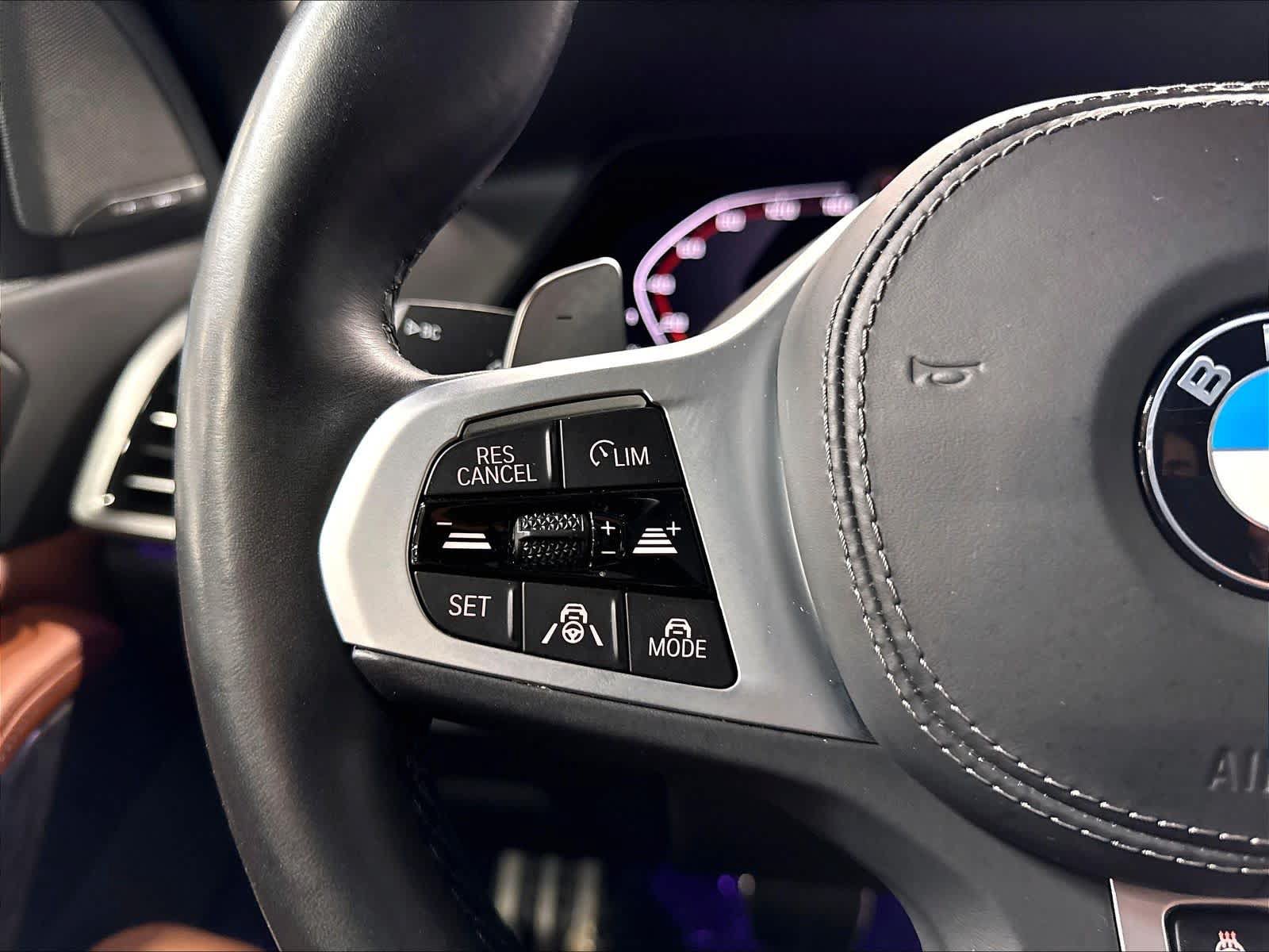 Used 2021 BMW X7 M50i AWD/4WD image 19