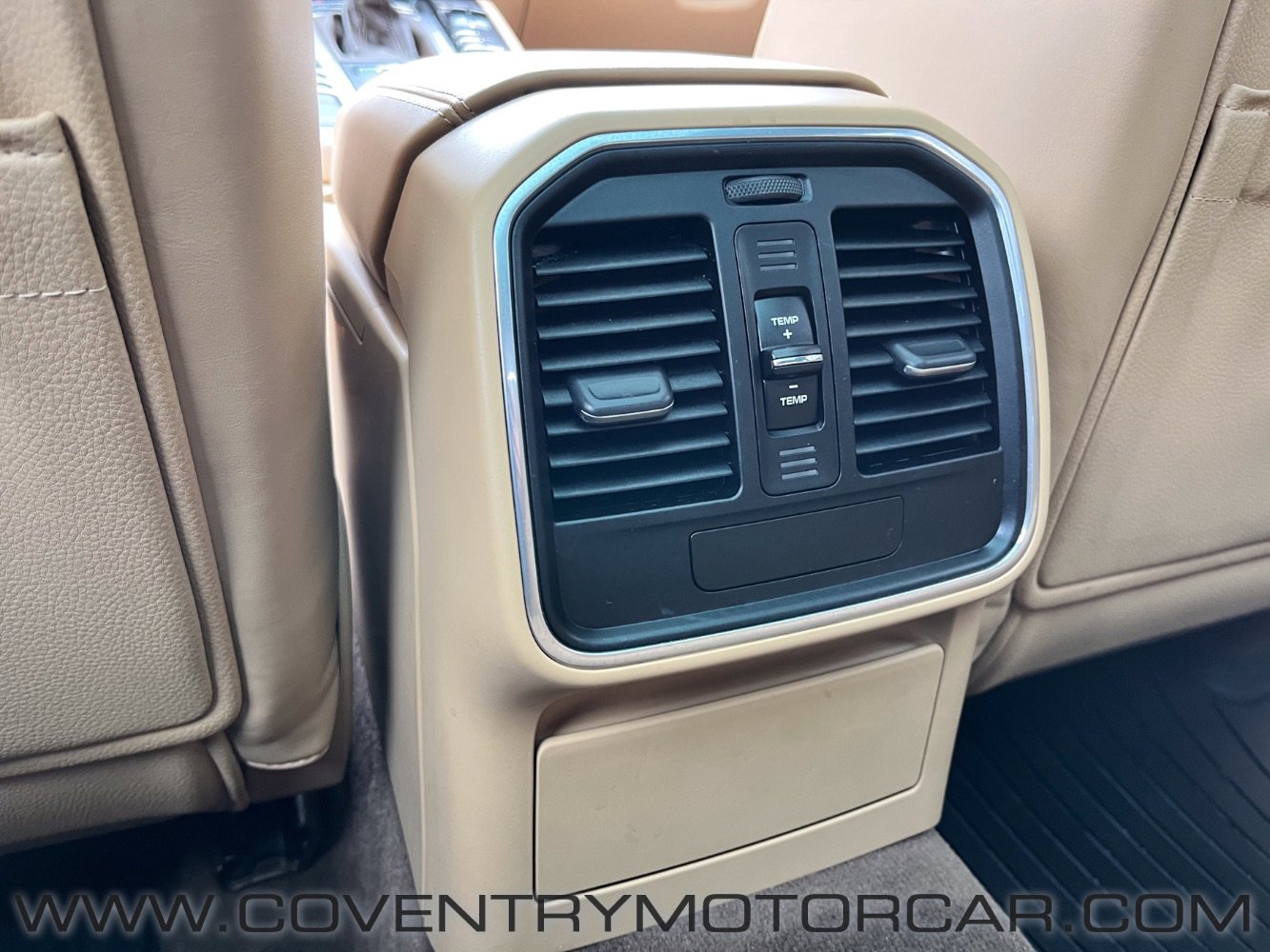 Used 2017 Porsche Macan Turbo image 32