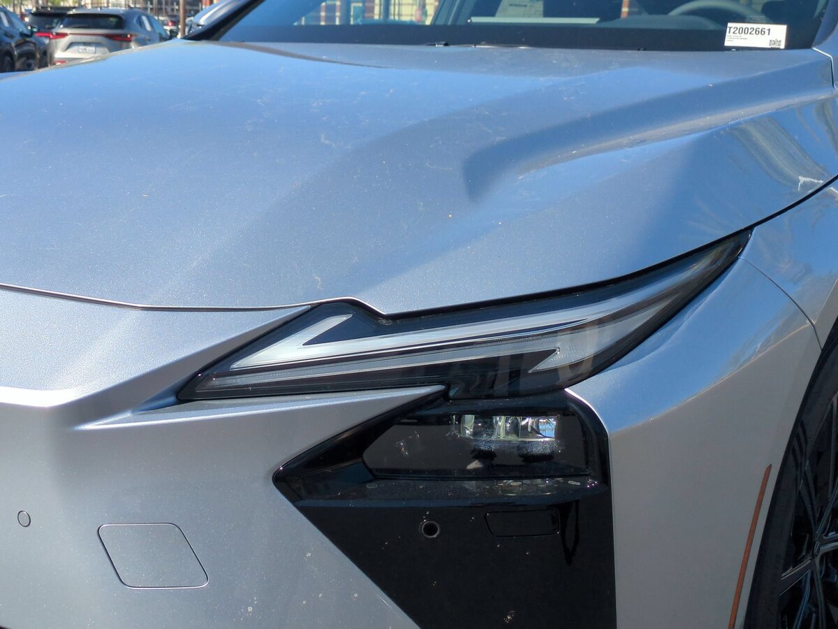 New 2026 Lexus ES 350e w/ Convenience Package FWD image 10