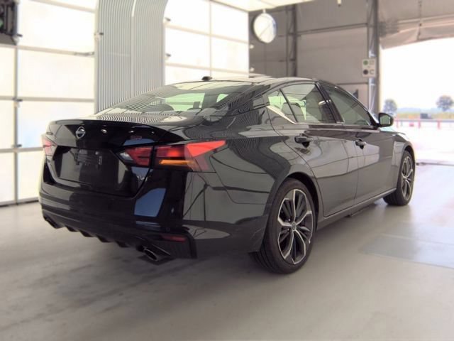 Used 2025 Nissan Altima 2.5 SR FWD image 4