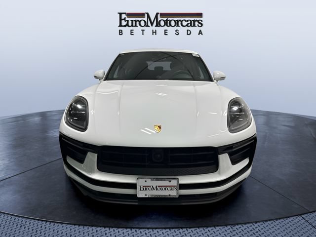 Used 2024 Porsche Macan AWD/4WD image 8