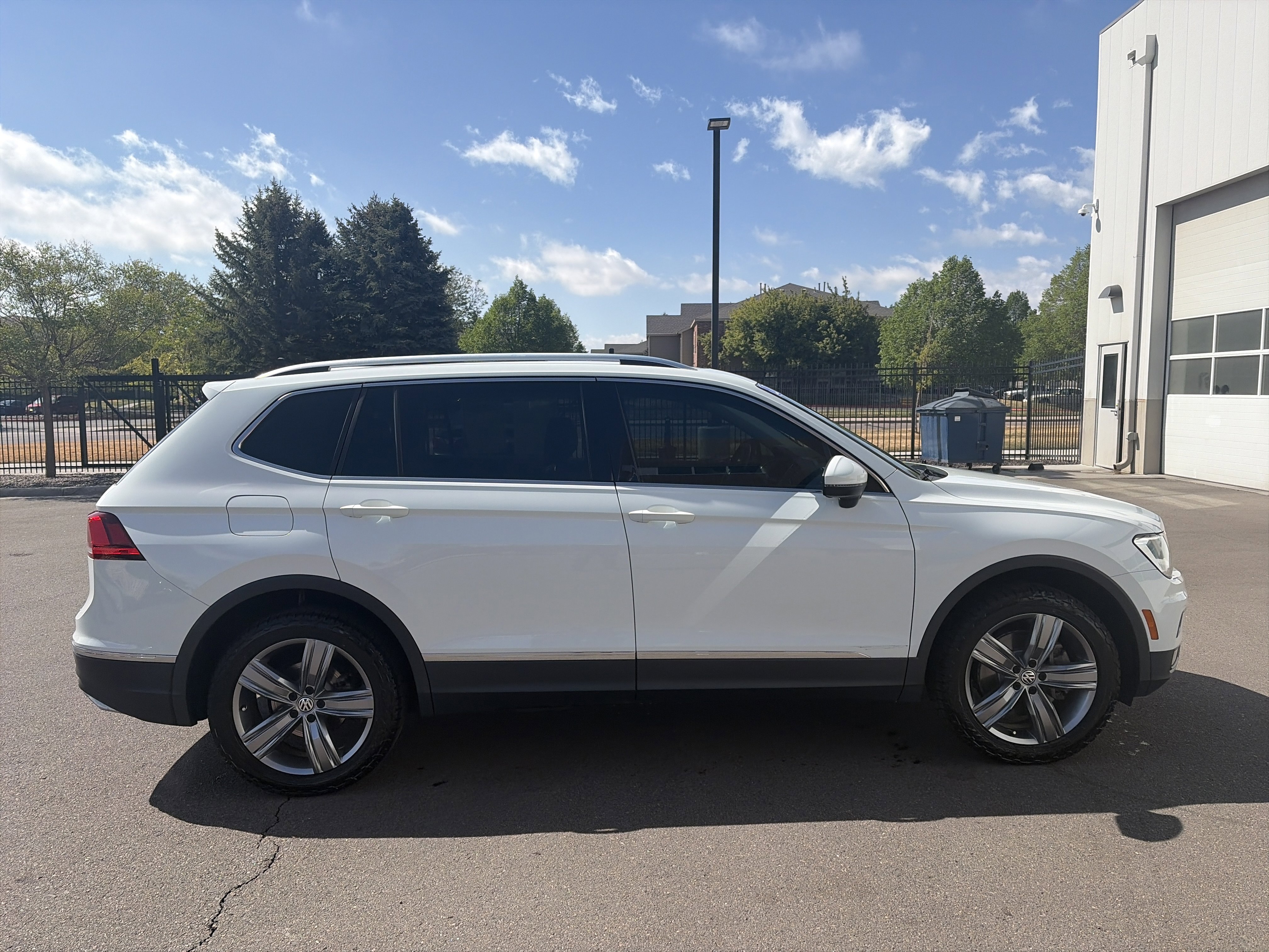 Used 2021 Volkswagen Tiguan SEL AWD/4WD image 4