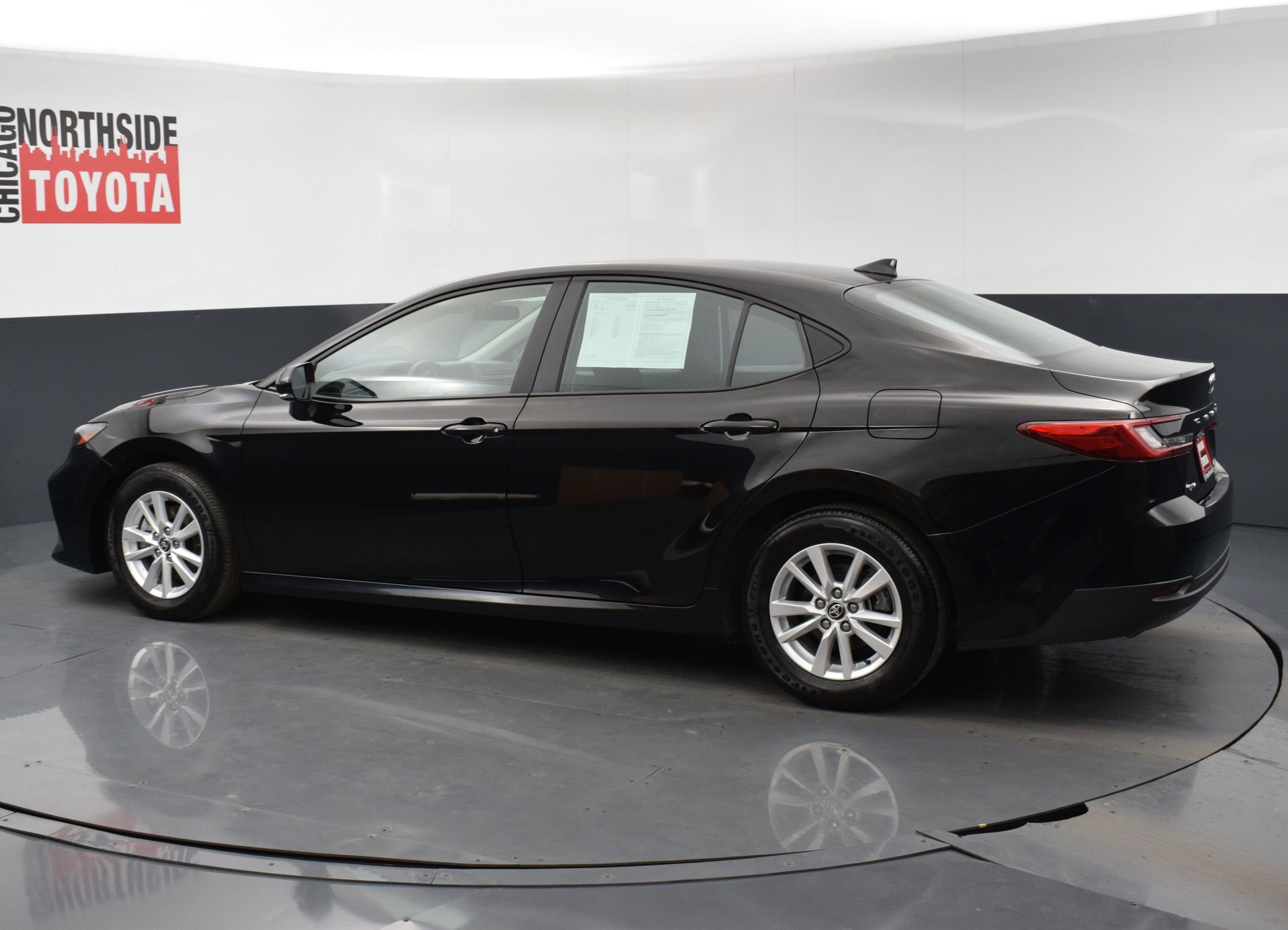 Used 2025 Toyota Camry LE image 2