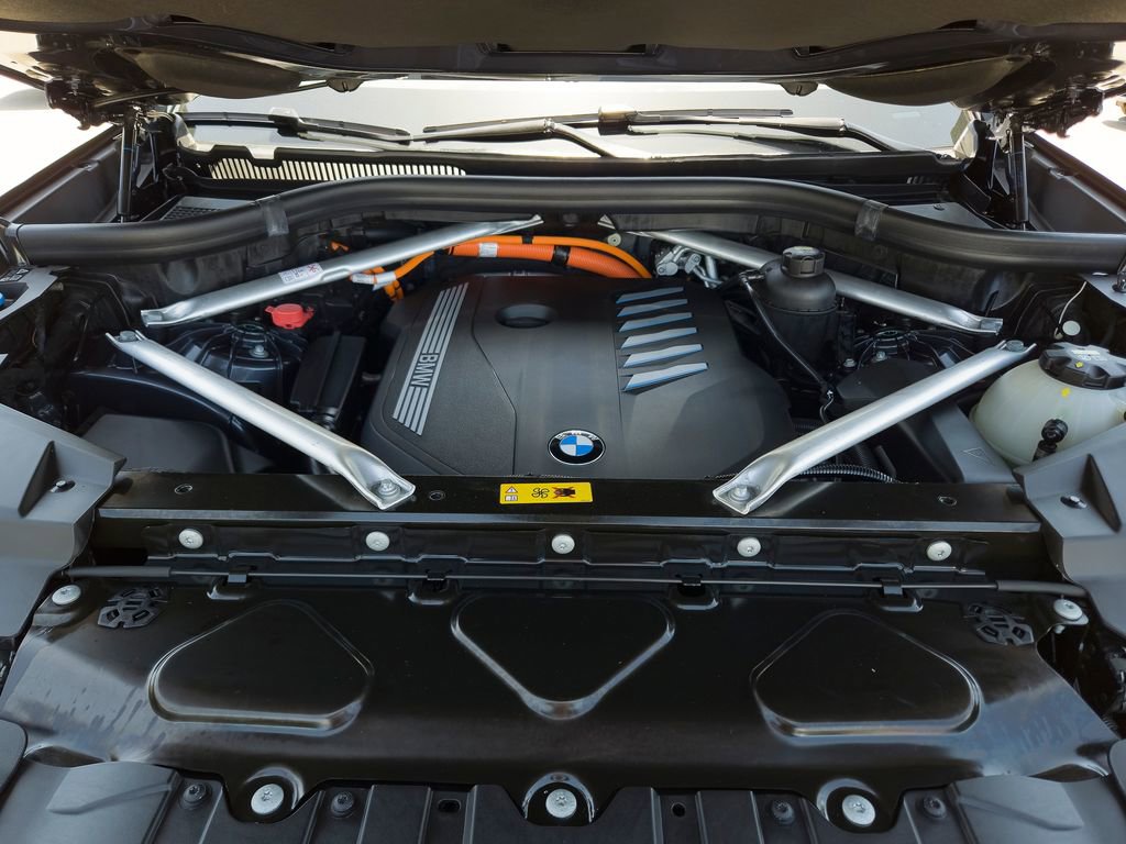 Used 2021 BMW X5 xDrive45e w/ Parking Assistance Package AWD/4WD image 23