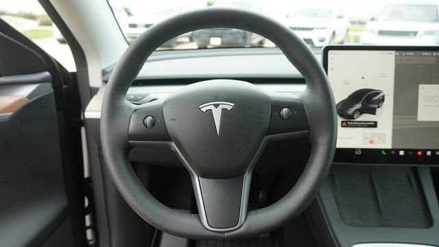 Used 2023 Tesla Model Y Long Range AWD/4WD image 21