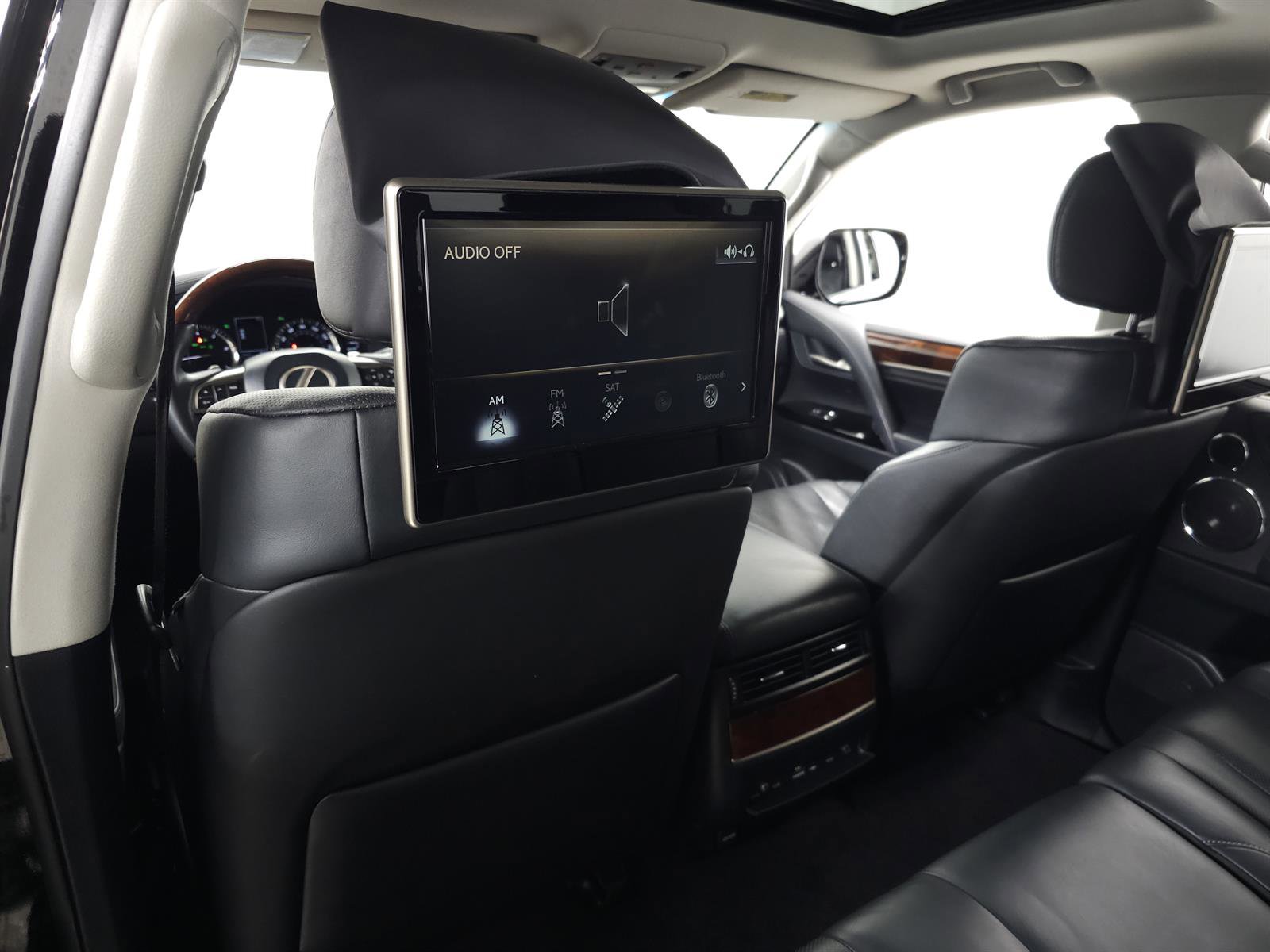 Used 2019 Lexus LX 570 4WD image 42