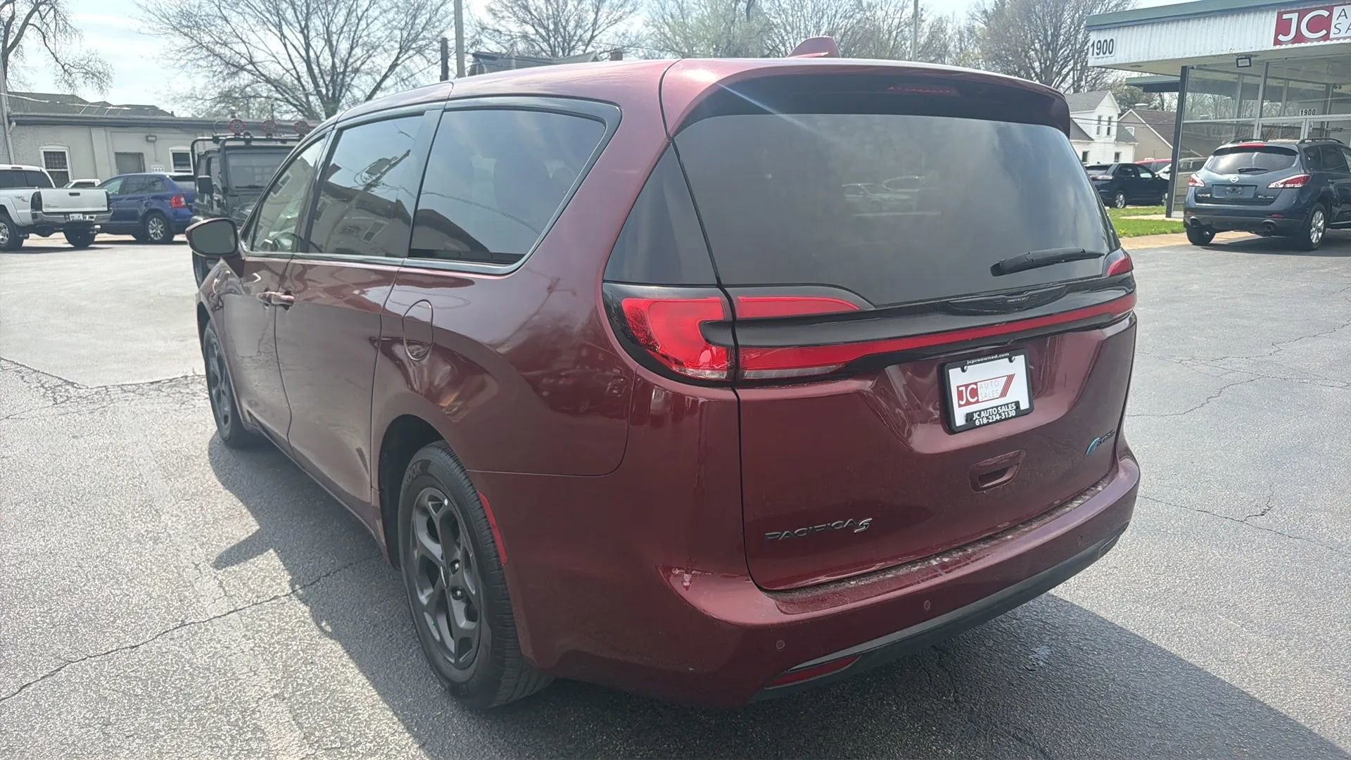 Used 2022 Chrysler Pacifica Touring-L w/ S Appearance Package image 7