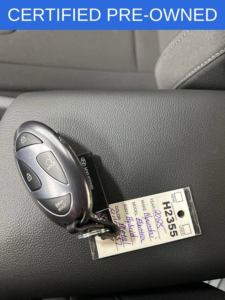 Used 2025 Hyundai Elantra SEL FWD image 26