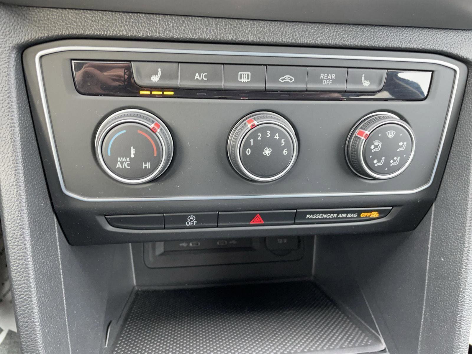 Used 2023 Volkswagen Atlas SE image 30