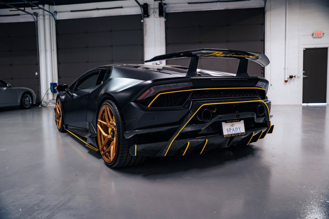 Used 2018 Lamborghini Huracan AWD/4WD image 7