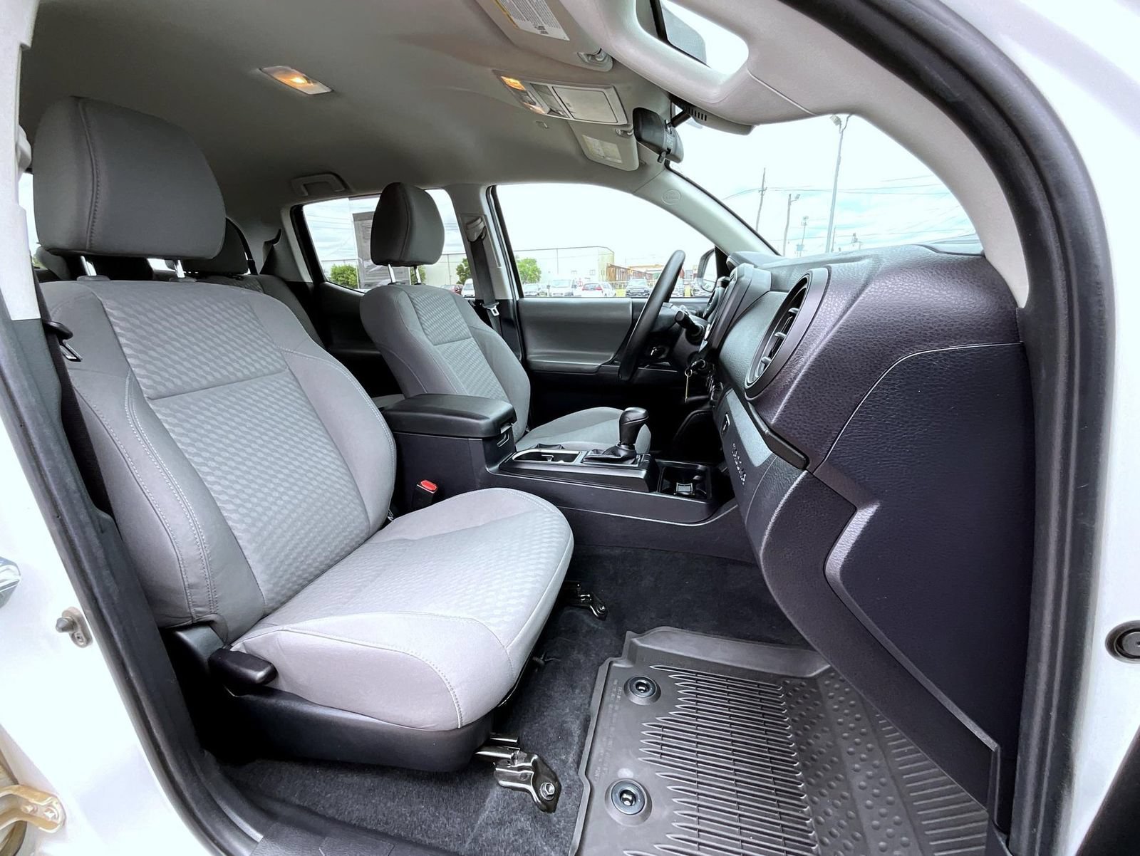 Used 2022 Toyota Tacoma SR AWD/4WD image 16