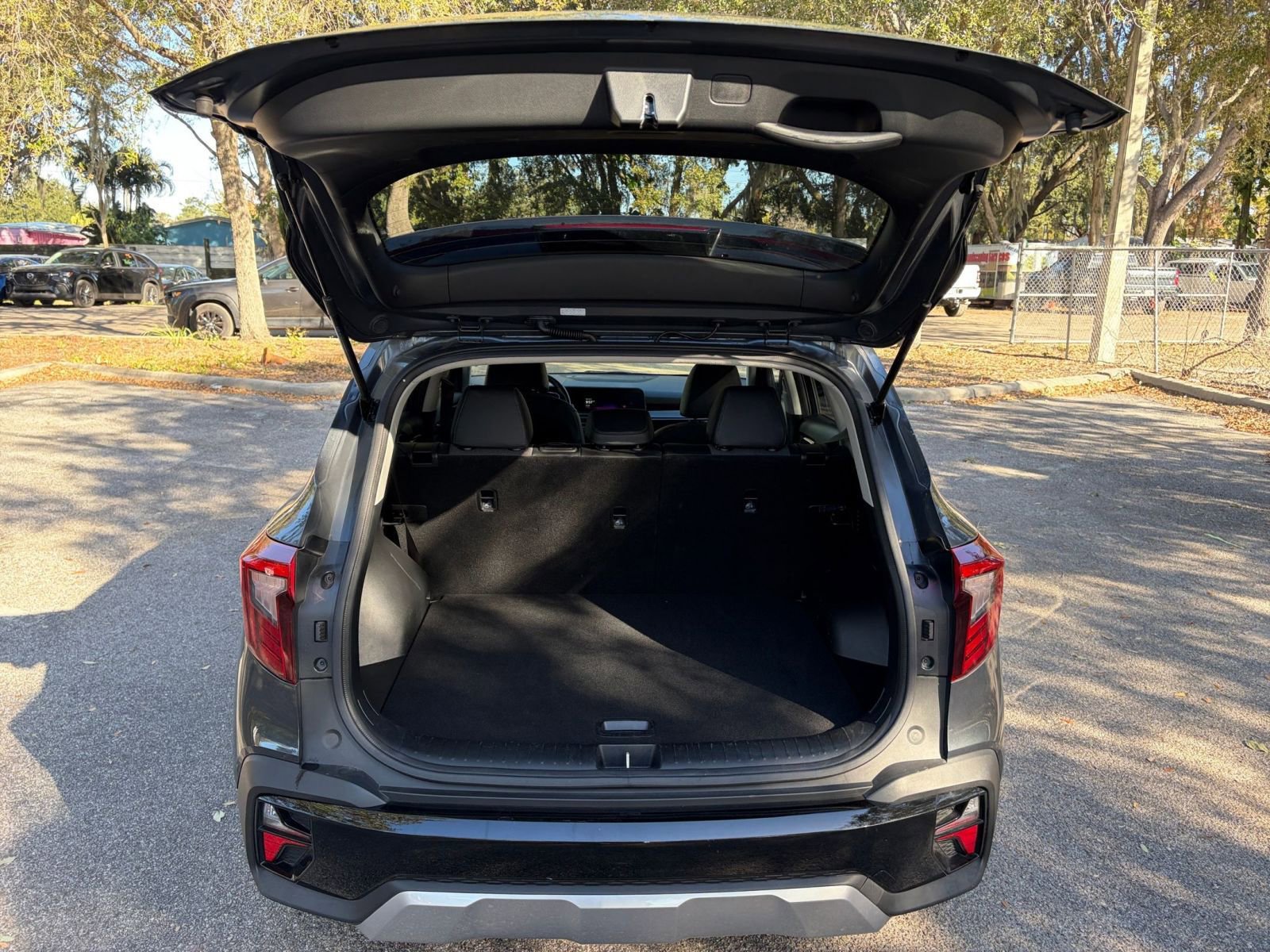 Used 2025 Kia Seltos S image 28