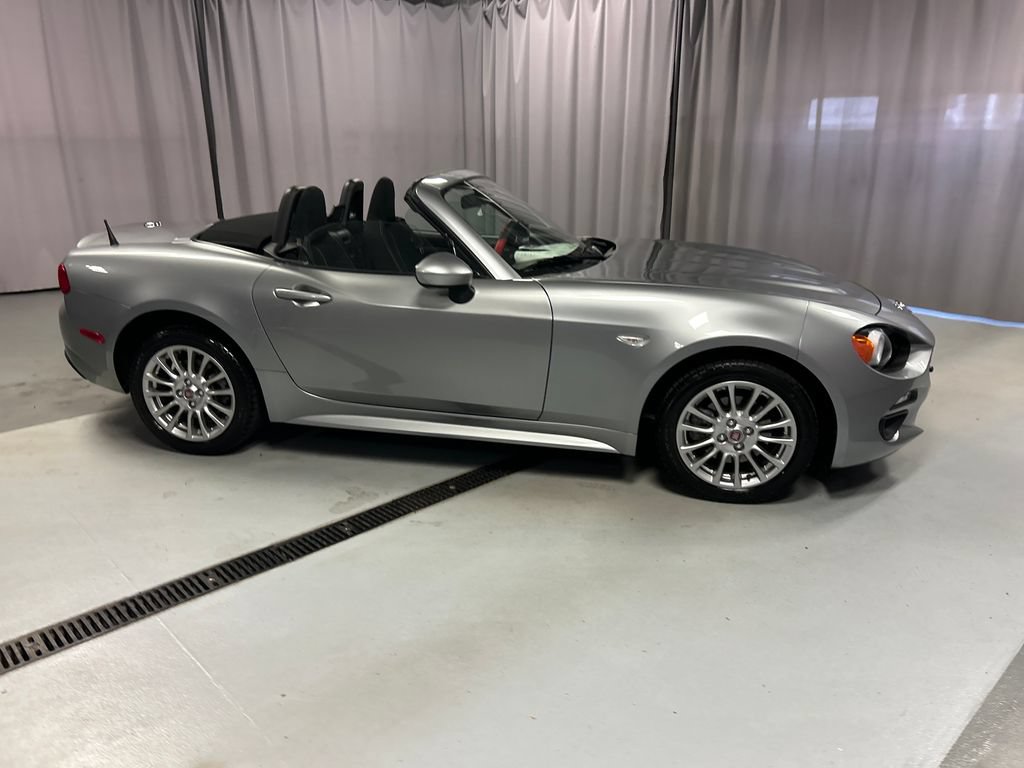 Used 2017 FIAT 124 Spider Classica RWD image 8