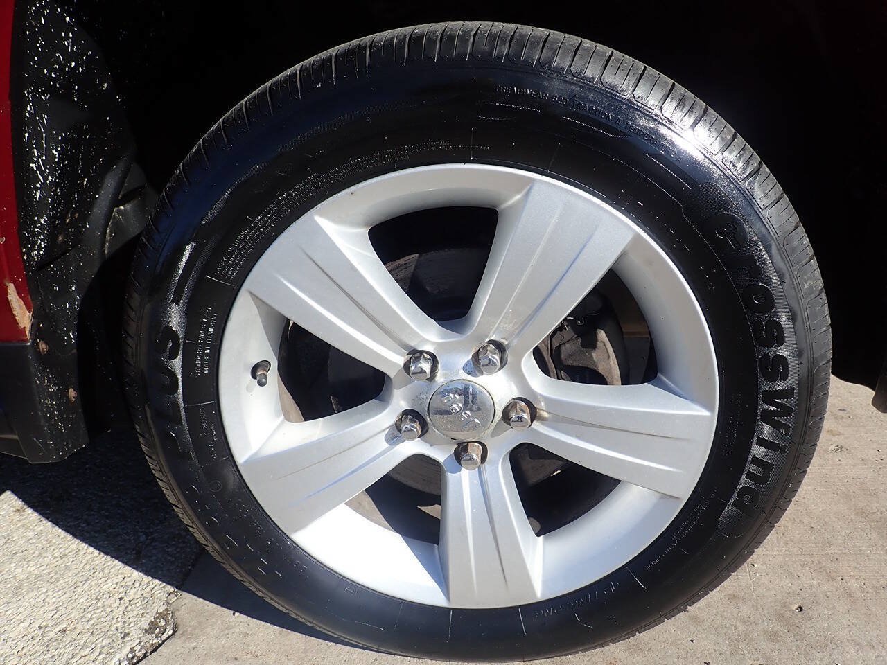 Used 2013 Jeep Compass Sport FWD image 29