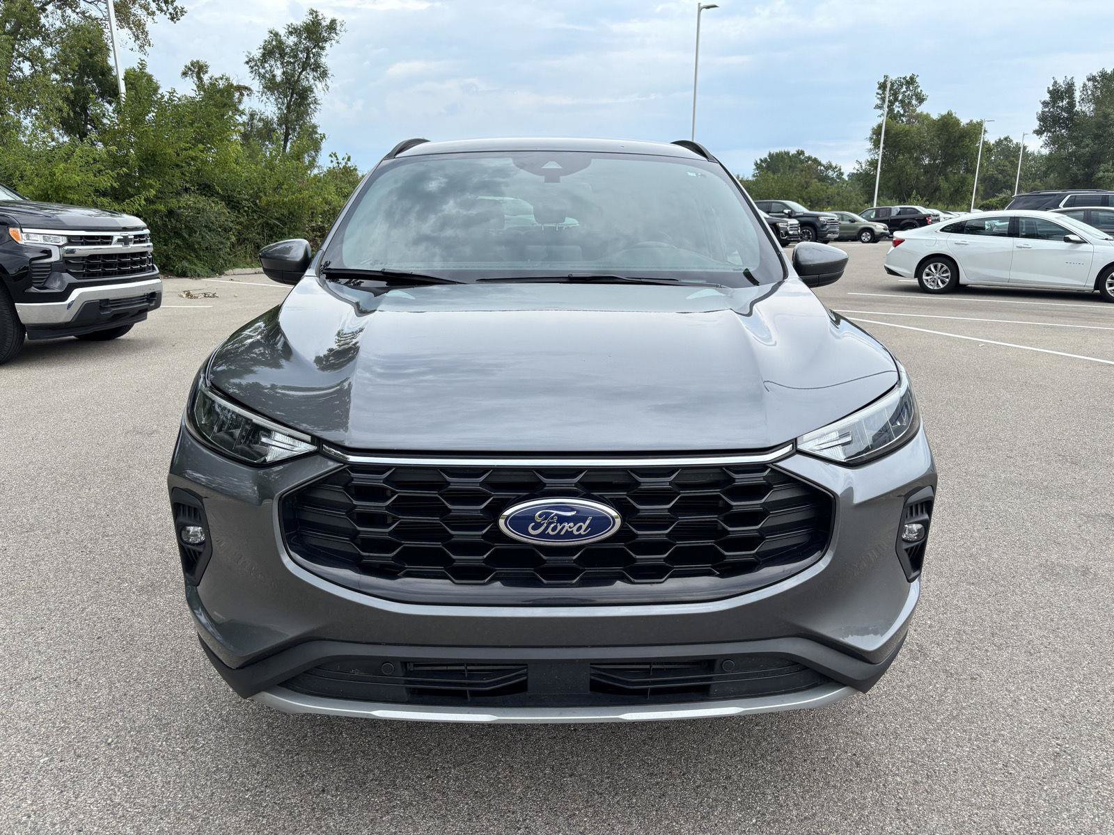 Used 2025 Ford Escape ST-Line Select AWD/4WD image 8
