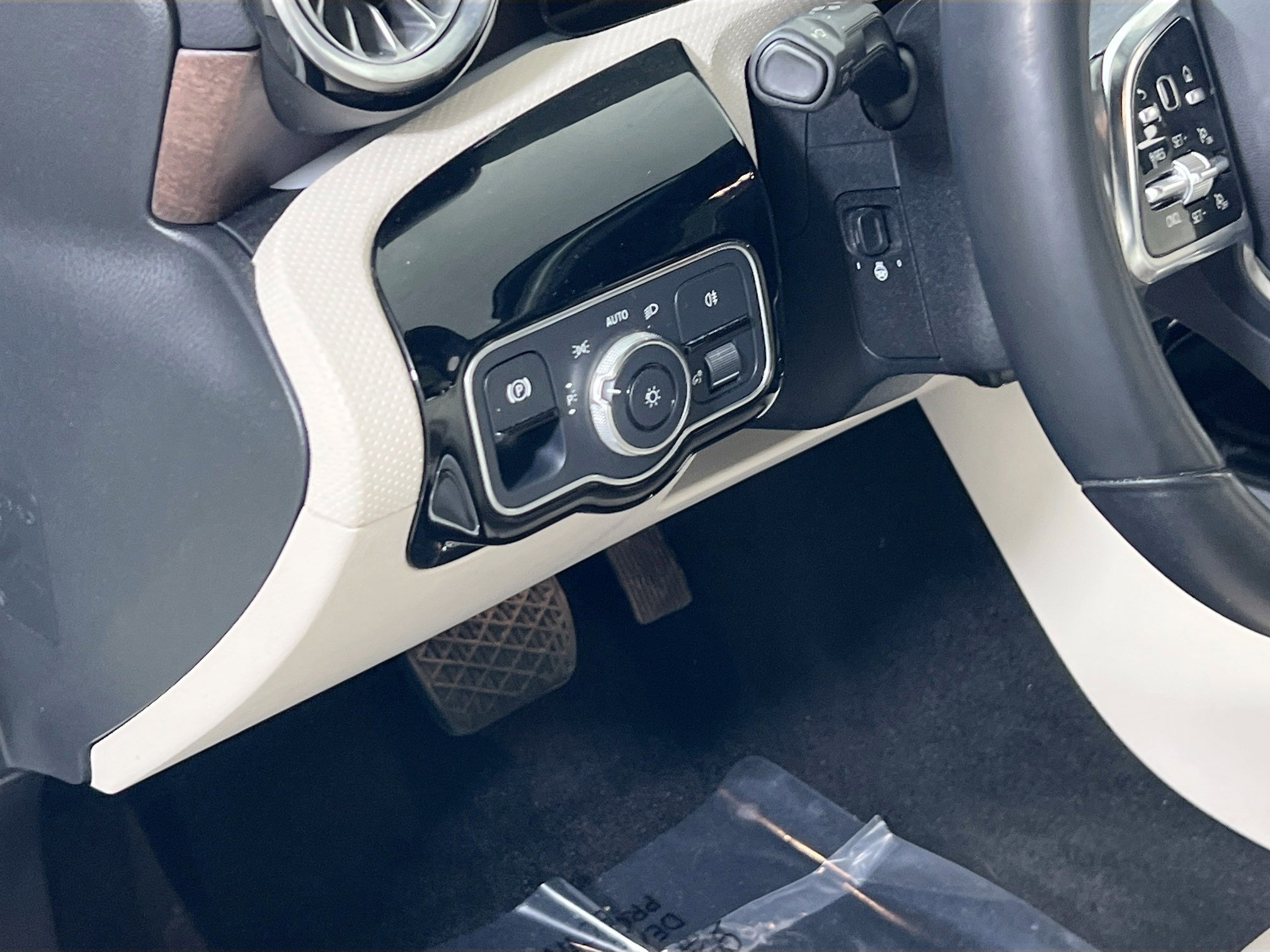 Used 2023 Mercedes-Benz CLA 250 4MATIC image 10