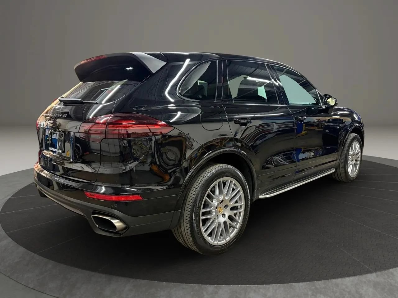 Used 2018 Porsche Cayenne Platinum Edition AWD/4WD image 8