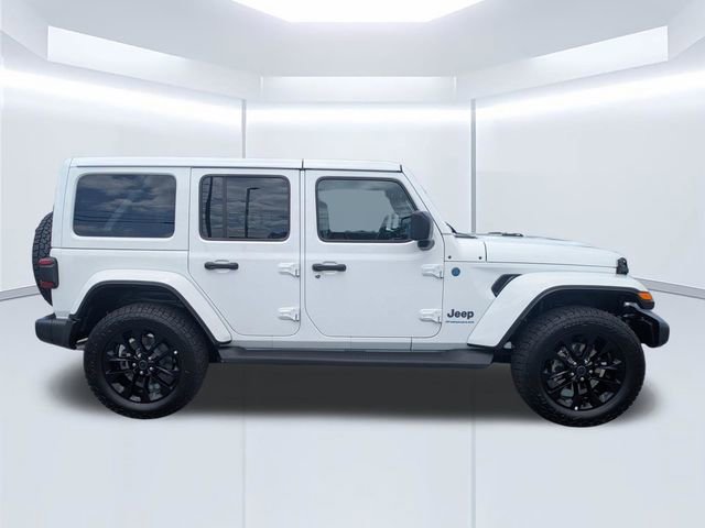 Used 2025 Jeep Wrangler Unlimited Sahara AWD/4WD image 3
