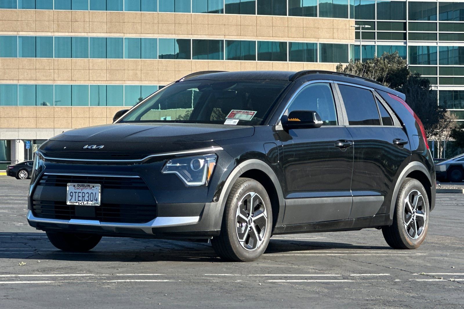 Certified 2025 Kia Niro EX w/ EX Cold Weather Package image 9