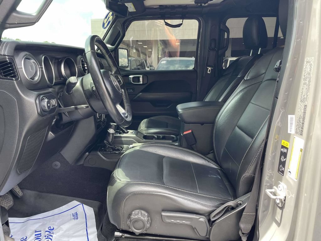 Used 2022 Jeep Wrangler Unlimited Sahara AWD/4WD image 25