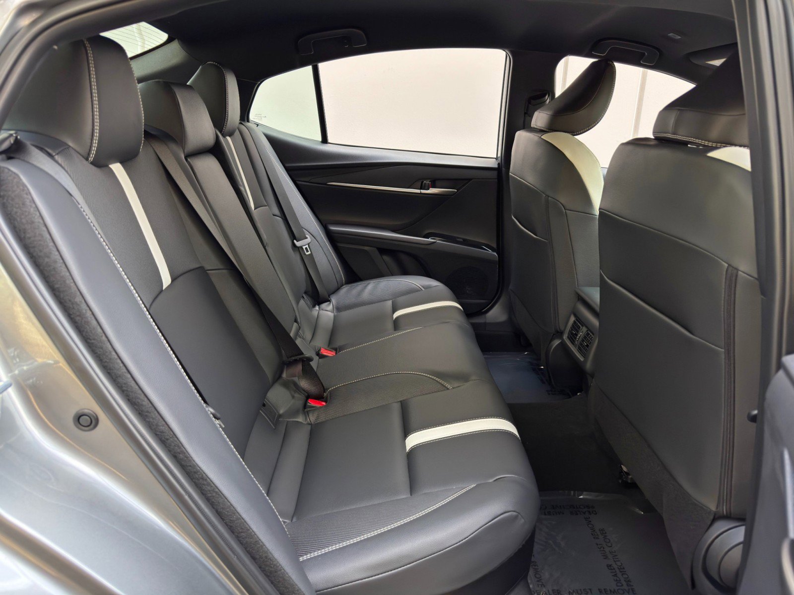 Used 2025 Toyota Camry SE w/ Convenience Package image 36