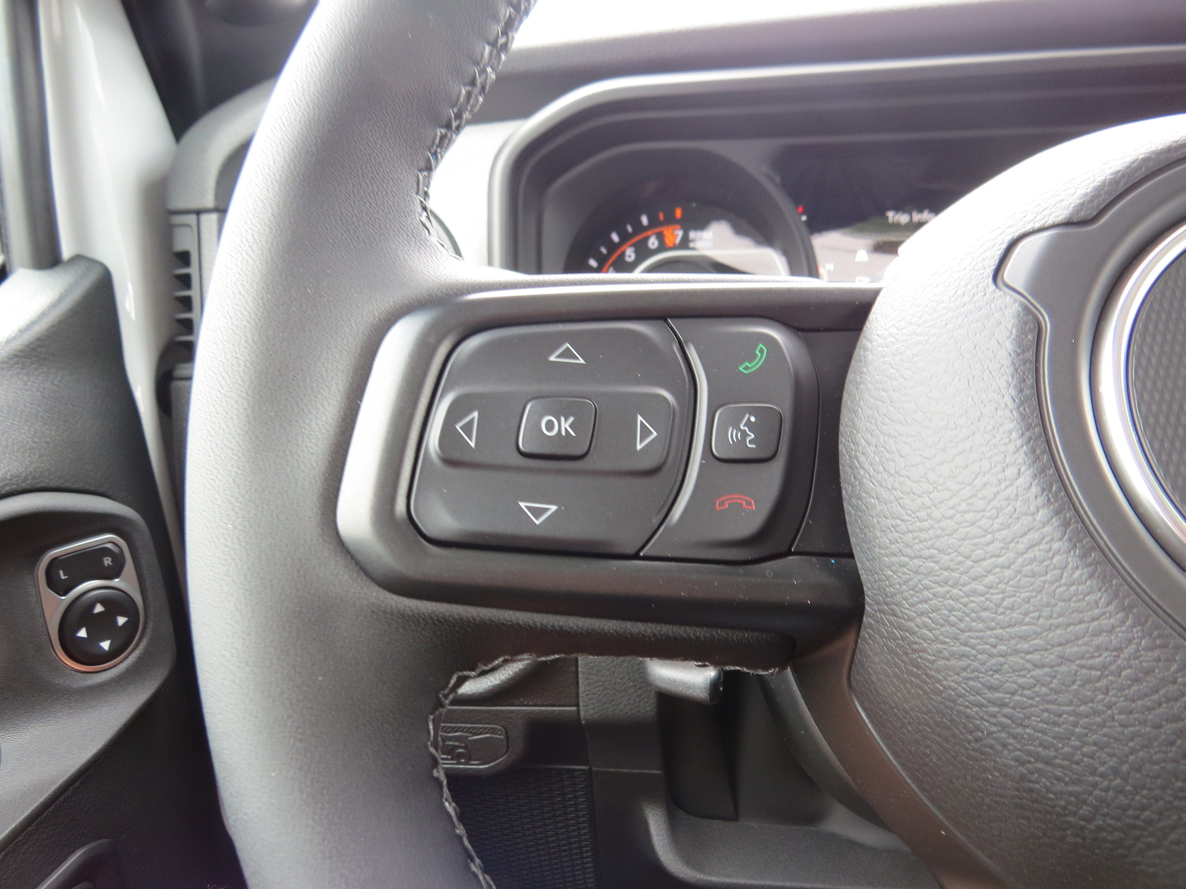 New 2026 Jeep Gladiator Mojave AWD/4WD image 18