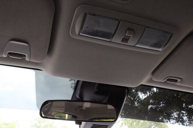 Used 2023 Nissan Titan SV AWD/4WD image 19