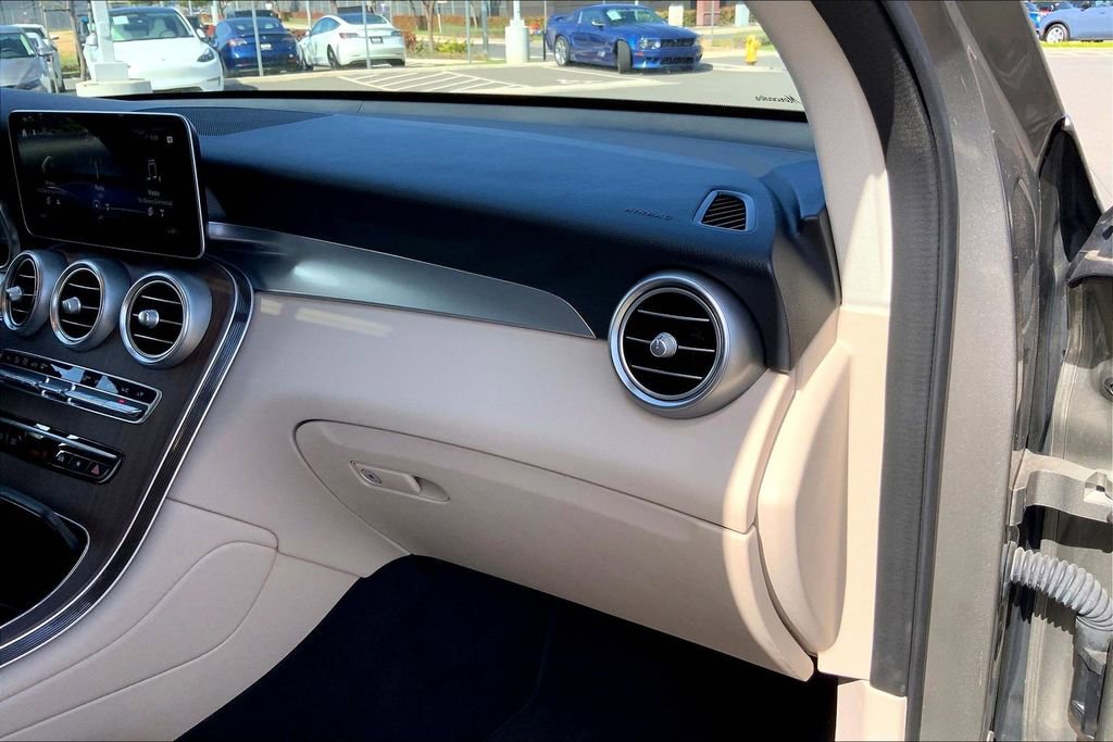 Used 2023 Mercedes-Benz GLC 300 4MATIC Coupe image 16