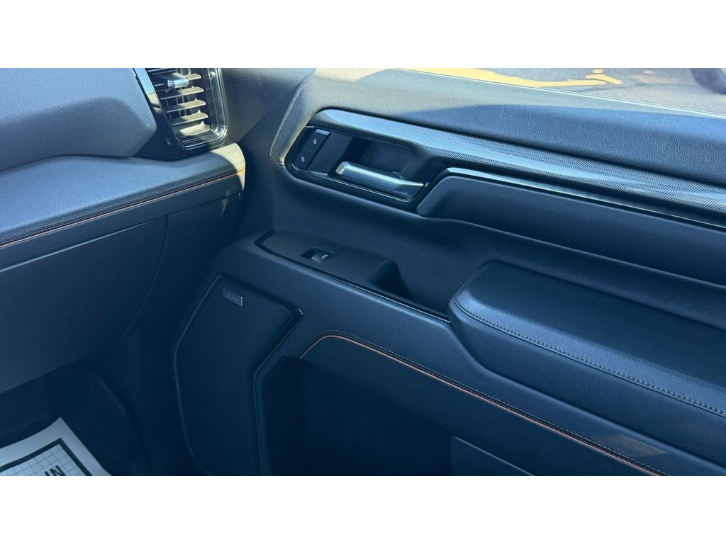 Used 2024 GMC Sierra 2500 AT4 w/ AT4 Preferred Package image 18