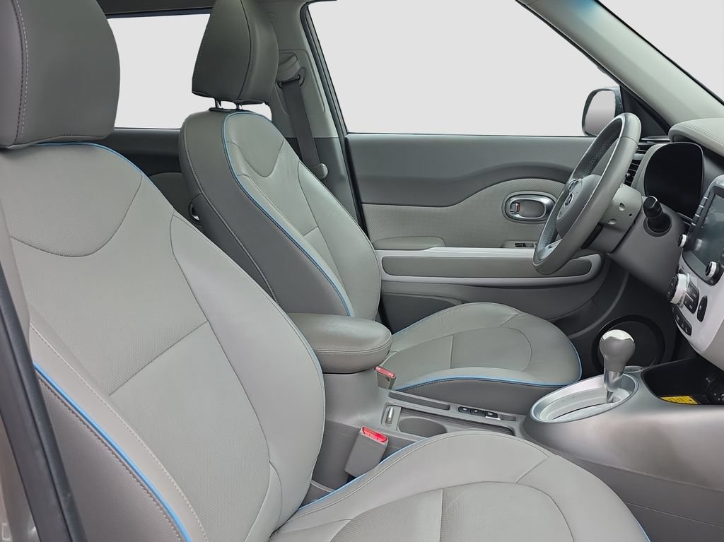 Used 2017 Kia Soul EV + w/ Sun & Fun Package FWD image 19