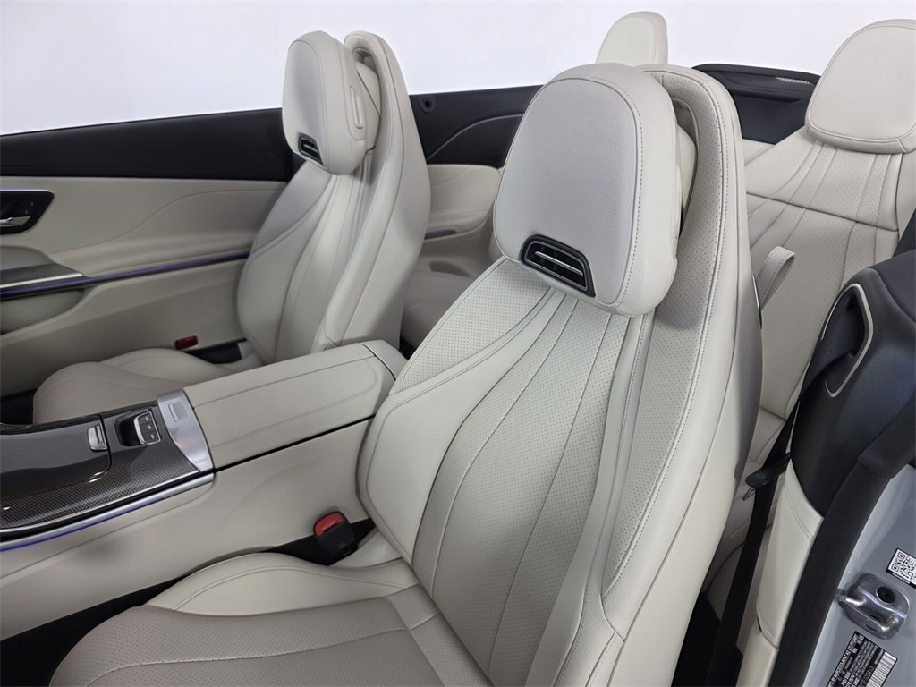 Used 2026 Mercedes-Benz CLE 300 4MATIC Cabriolet image 11