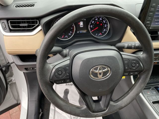 Used 2022 Toyota RAV4 LE FWD image 11