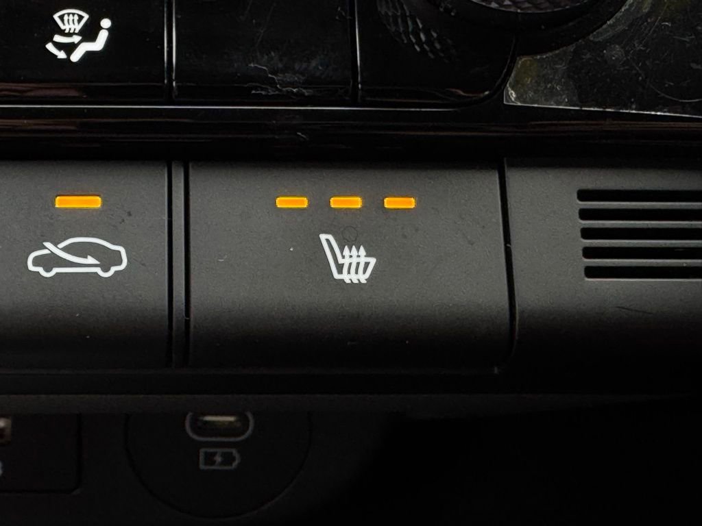 Used 2024 Hyundai Elantra SEL w/ Convenience Package image 31