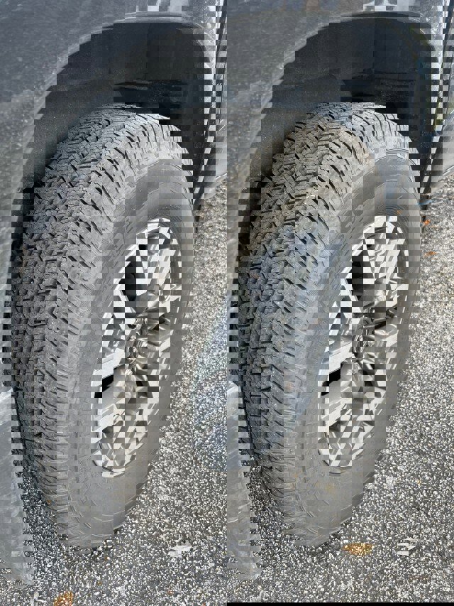 Used 2024 Nissan Frontier SL w/ Technology Package image 8