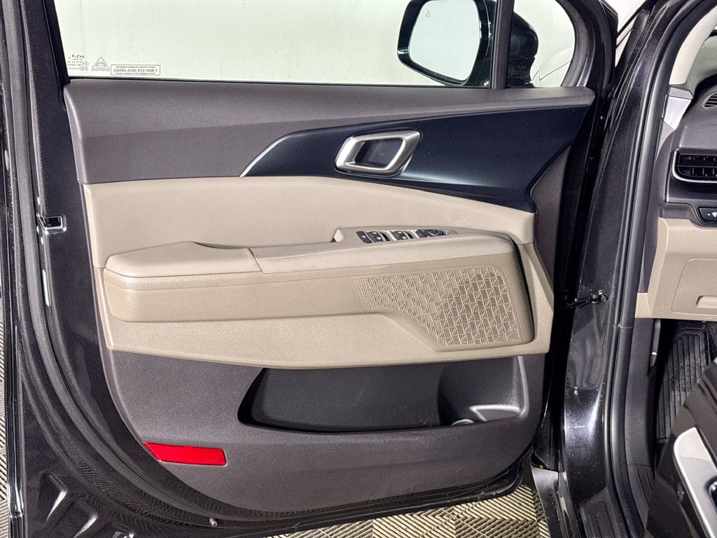 New 2026 Kia Carnival FWD image 10