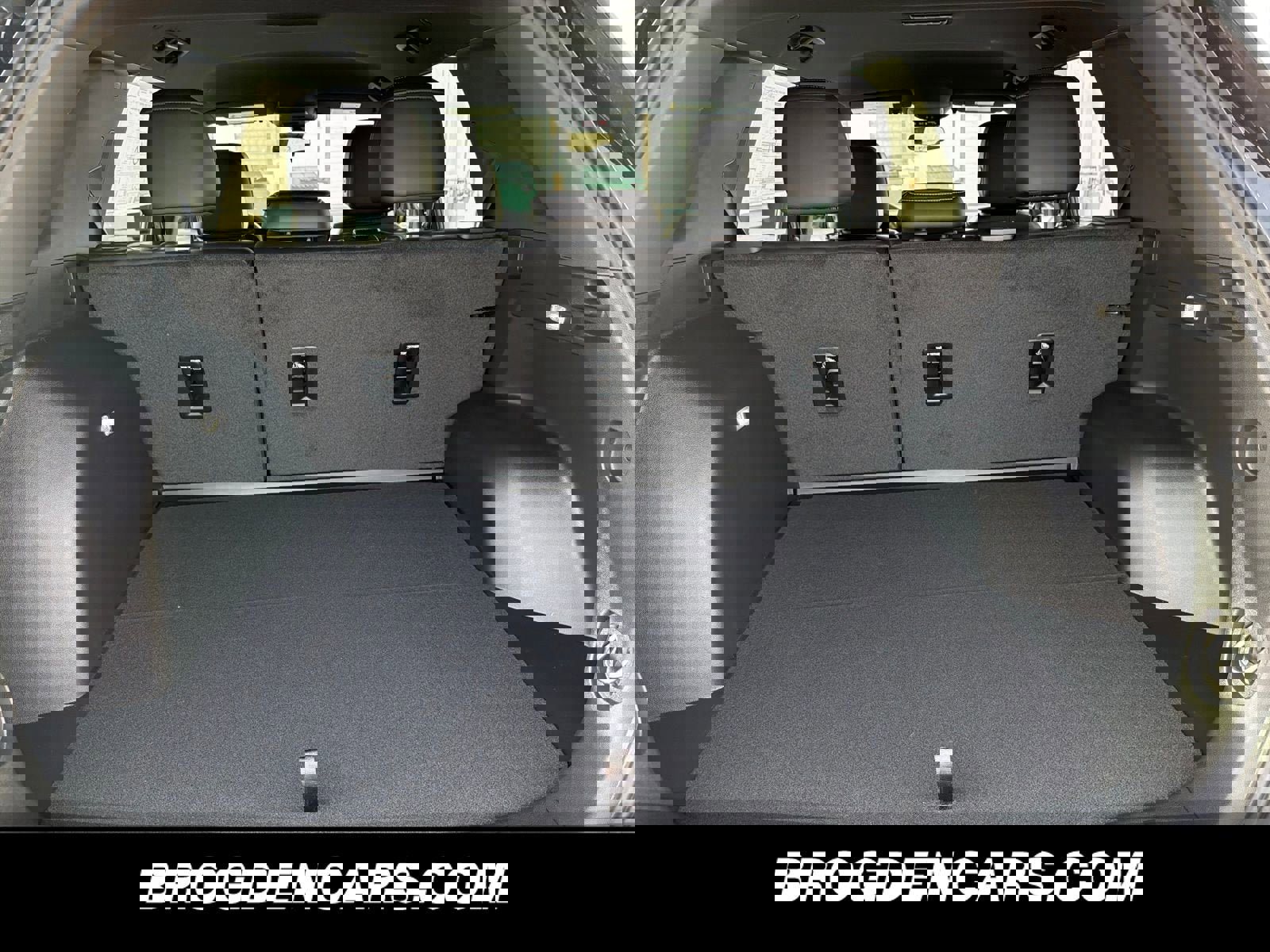 New 2026 GMC Terrain Elevation w/ Elevation Premium Package image 9