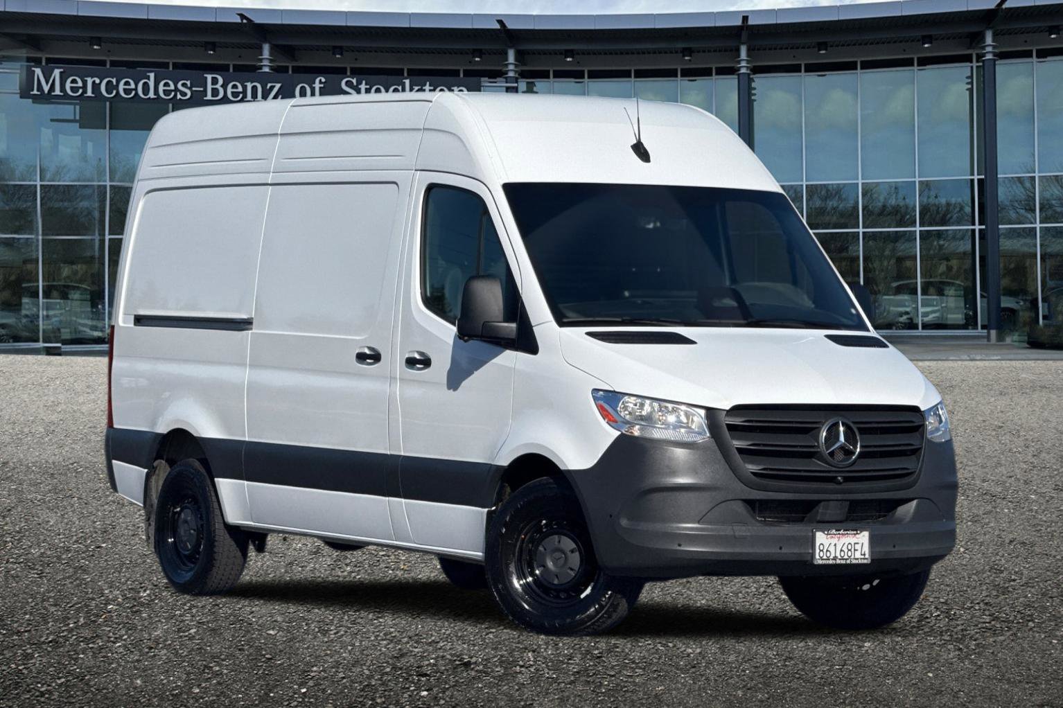 Used 2025 Mercedes-Benz Sprinter 2500 image 2