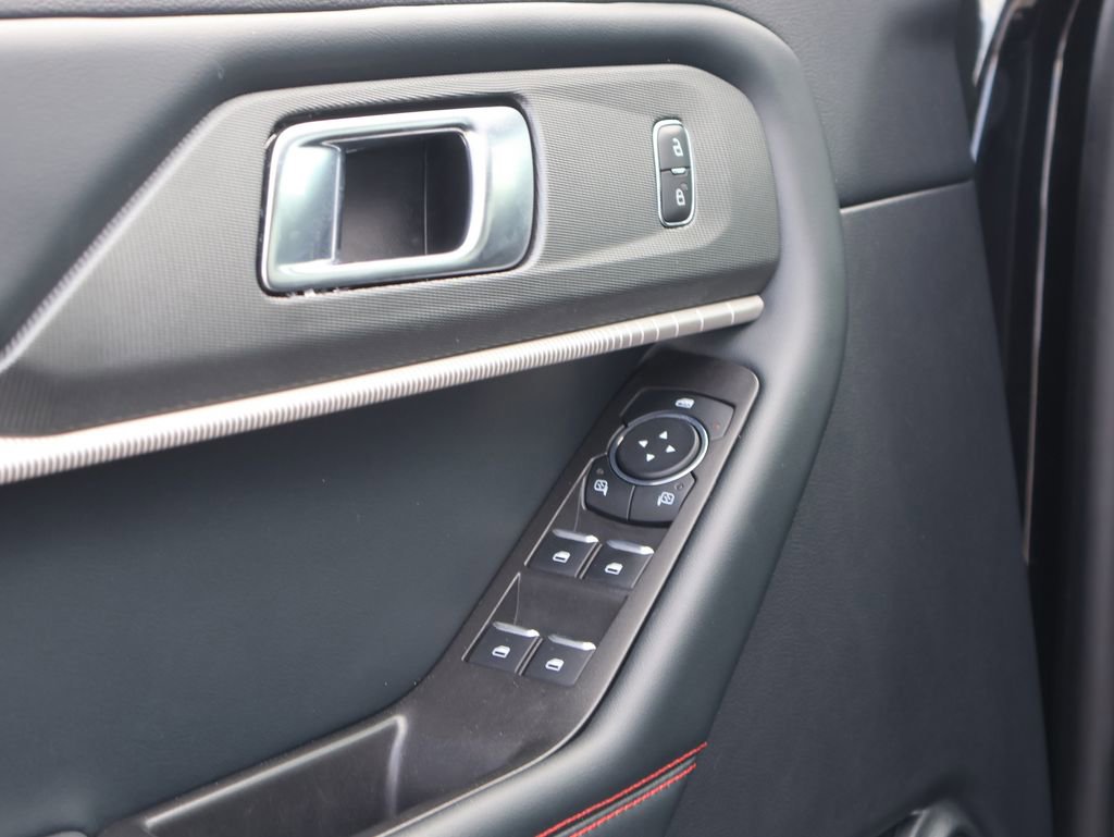 Certified 2025 Ford Explorer ST-Line w/ ST-Line Street Pack image 24