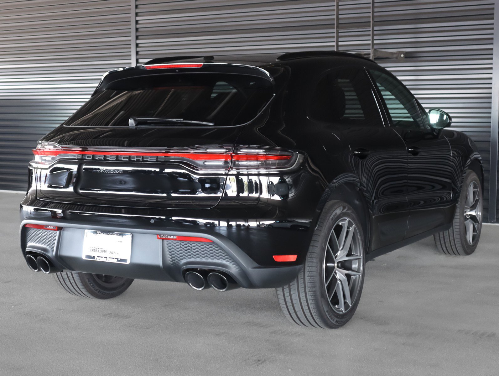 Certified 2026 Porsche Macan AWD/4WD image 10