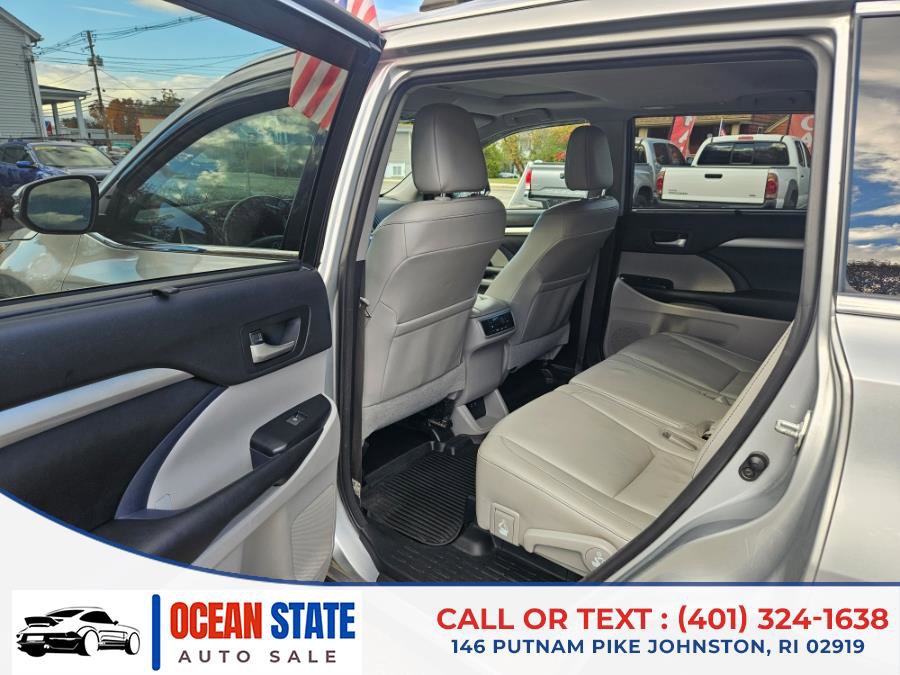 Used 2017 Toyota Highlander XLE image 10