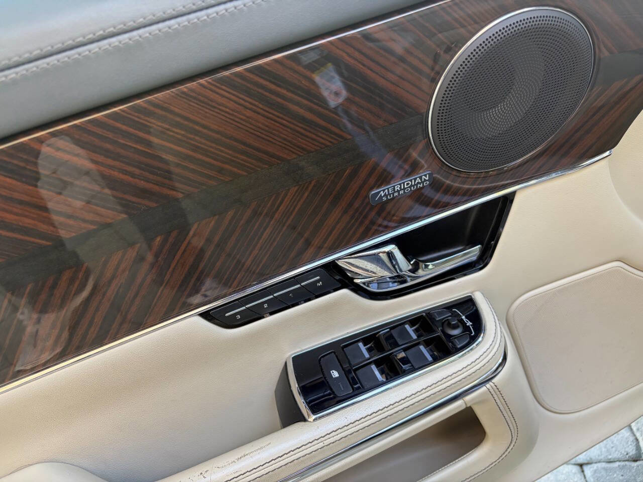 Used 2013 Jaguar XJ L Ultimate RWD image 74
